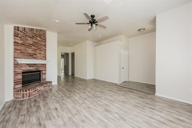 204 Meadowbrooke Dr Cedar Hill, TX 75104 photo 2
