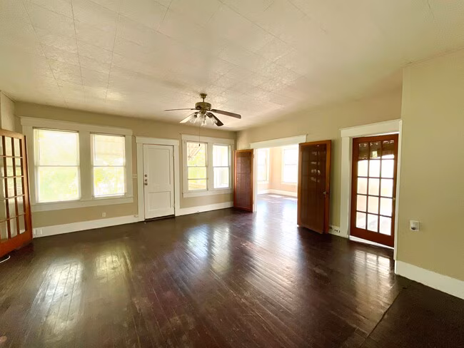 810 W Magnolia Ave San Antonio, TX 78212 photo 3