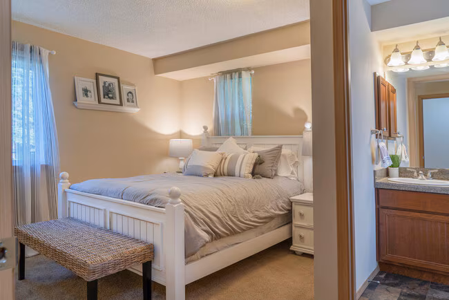 4425 Apartments photo 4