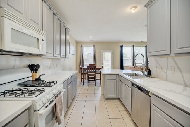 13011 Peppergate Lane, Houston, TX 77044 photo 4