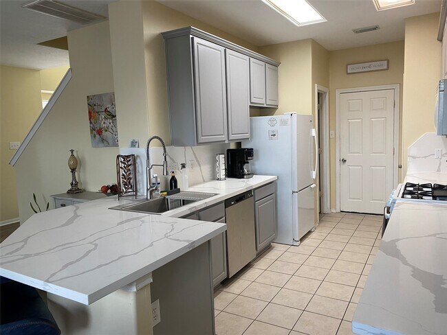 13011 Peppergate Lane, Houston, TX 77044 photo 5
