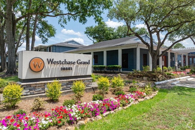 Grand at Westchase photo 4