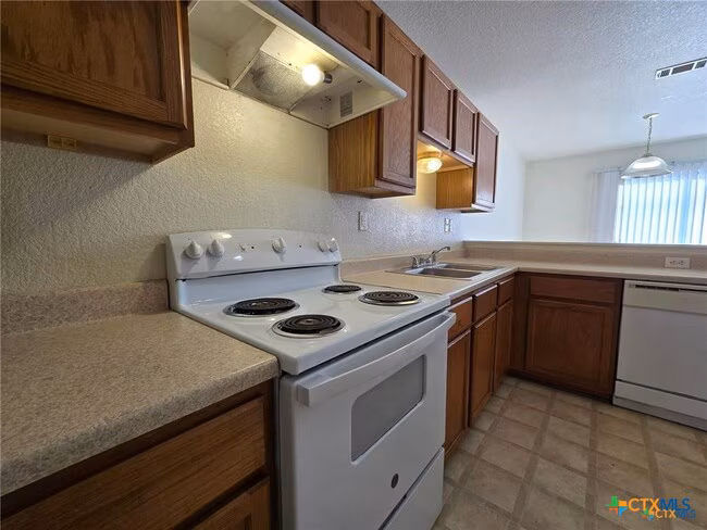 2808 Leroy Cir Killeen, TX 76542 photo 3