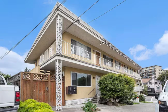 370 Santa Clara Ave Oakland, CA 94610 photo 4