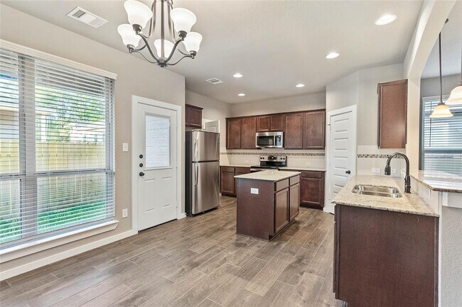 745 Harvest Moon Drive, Venus, TX 76084 photo 4