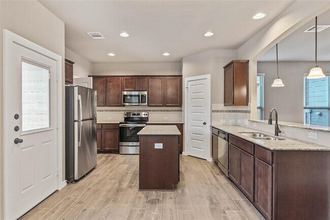 745 Harvest Moon Drive, Venus, TX 76084 photo 5