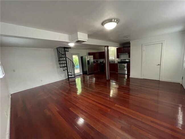 1806 Madison Ave Austin, TX 78757 photo 2