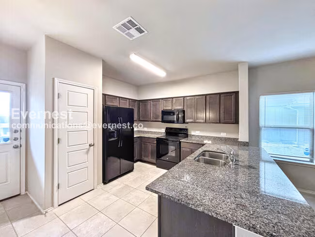 1720 Davidson Rnch Dr Georgetown, TX 78626 photo 3