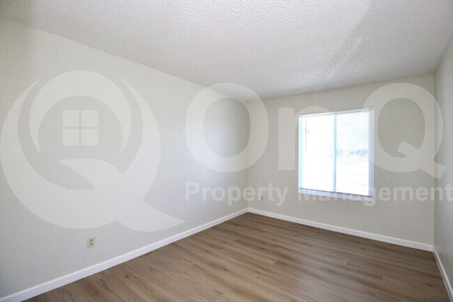 517 W Highland St Chandler, AZ 85225 photo 3