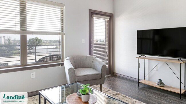 650 S Main St Fort Worth, TX 76104 photo 3