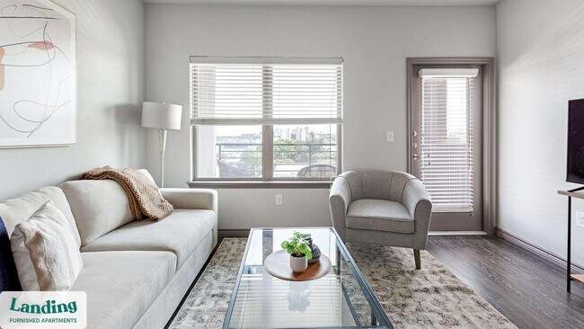 650 S Main St Fort Worth, TX 76104 photo 2