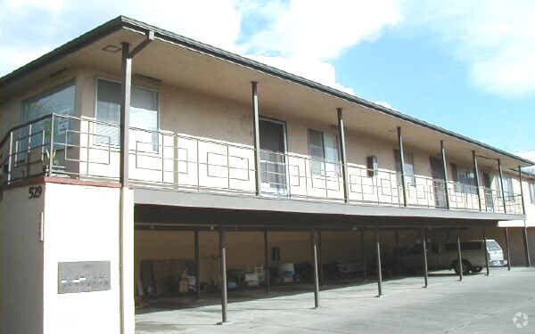527 & 529 Callan Avenue photo 3