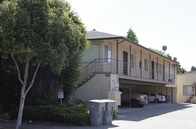 527 & 529 Callan Avenue photo 2