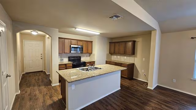 2117 Shady Glen Trail, Princeton, TX 75407 photo 4