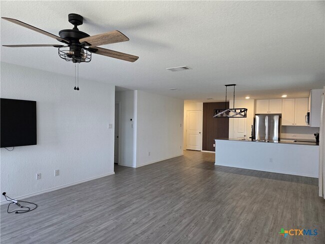 200 Pacific Waters Seguin, TX 78155 photo 5