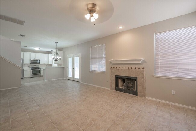 1011 Gazania Dr Pflugerville, TX 78660 photo 2