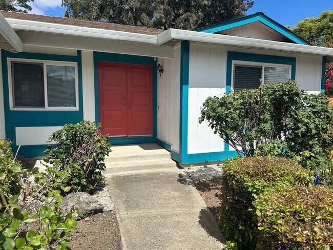 Lovely 3 Bed, 2 Bath in Pittsburg photo 2