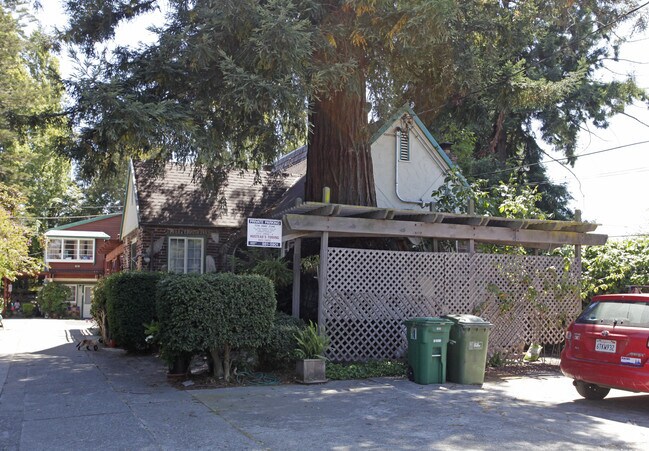 Hearst Apartments photo 2