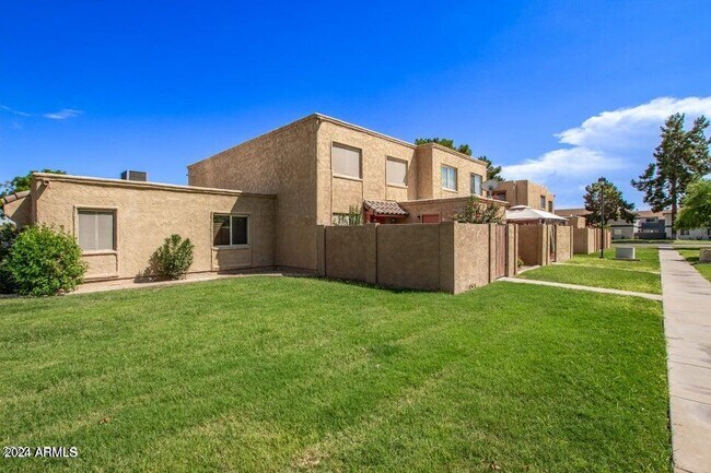 948 S Alma School Rd Mesa, AZ 85210 photo 2