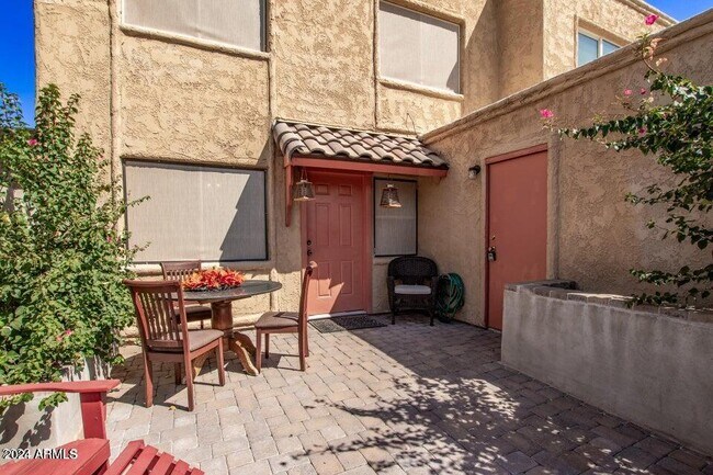 948 S Alma School Rd Mesa, AZ 85210 photo 5
