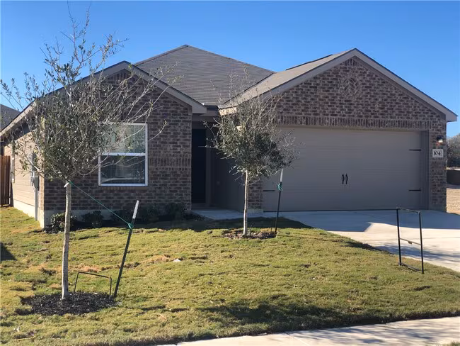 104 Sunnymeade Ln Jarrell, TX 76537 photo 2