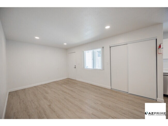719 N 12th Ave Phoenix, AZ 85007 photo 5