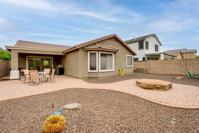 2125 W Goldmine Mountain Dr San Tan Valley, AZ 85142 photo 3