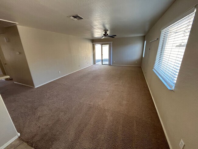 16152 W Calavar Rd photo 4