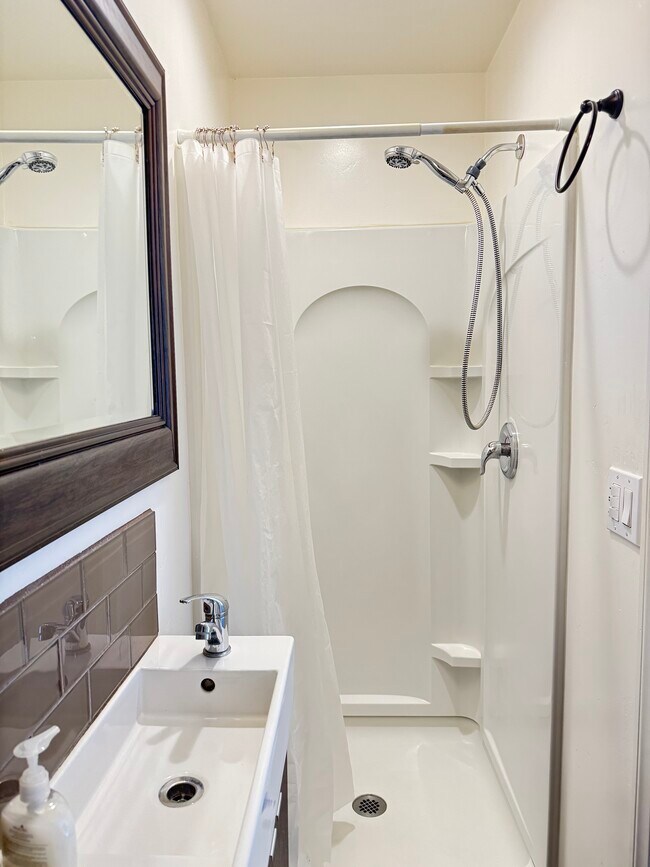 313 S Rios Ave Solana Beach, CA 92075 photo 4