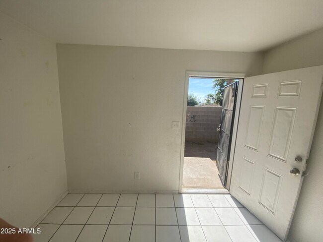 1321 W Vogel Ave Phoenix, AZ 85021 photo 4