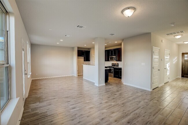 540 Rearing Mare Pass Georgetown, TX 78626 photo 4