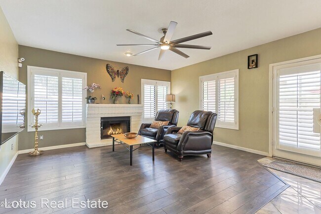 12 W Vera Ln Tempe, AZ 85284 photo 4