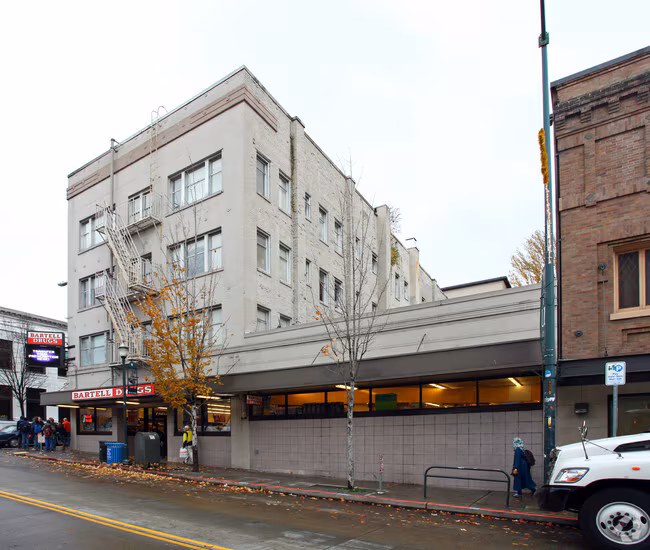 Avenue Building: Centrally located in Univ photo 2