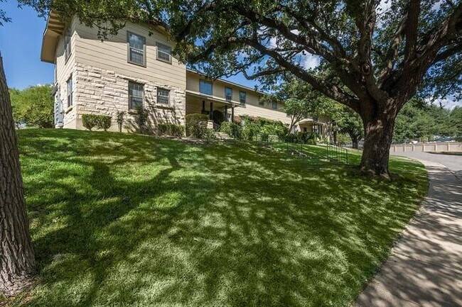 116 Vanderheck St San Antonio, TX 78209 photo 2