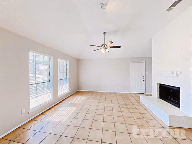 5412 Boxelder Dr Arlington, TX 76018 photo 2