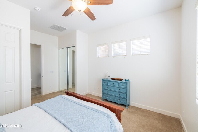 12368 W Hedge Hog Pl Peoria, AZ 85383 photo 3