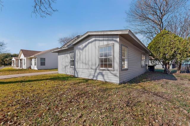 2321 Blyth Dr Dallas, TX 75228 photo 3