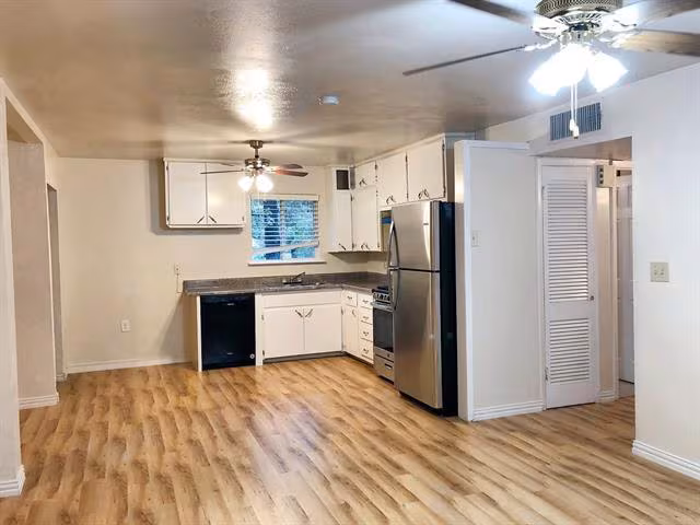 1911 Mimosa Dr Arlington, TX 76012 photo 5