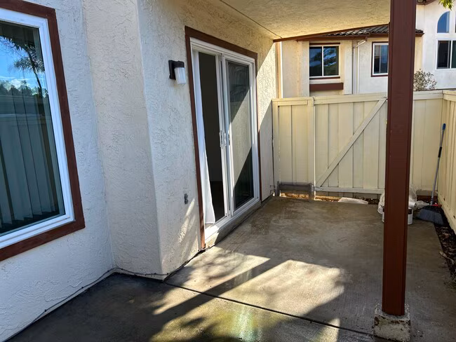 4070 Porte La Paz San Diego, CA 92122 photo 2