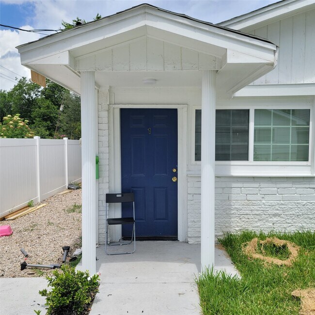 3823 Lydia Street, Houston, TX 77021 photo 2