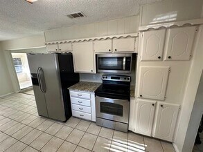 733 Toni Drive, Hurst, TX 76054 photo 4