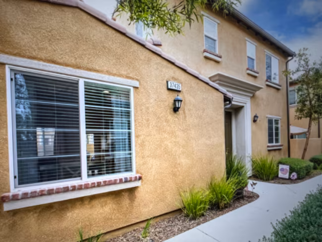 37435 Paseo Tulipa Murrieta, CA 92563 photo 2