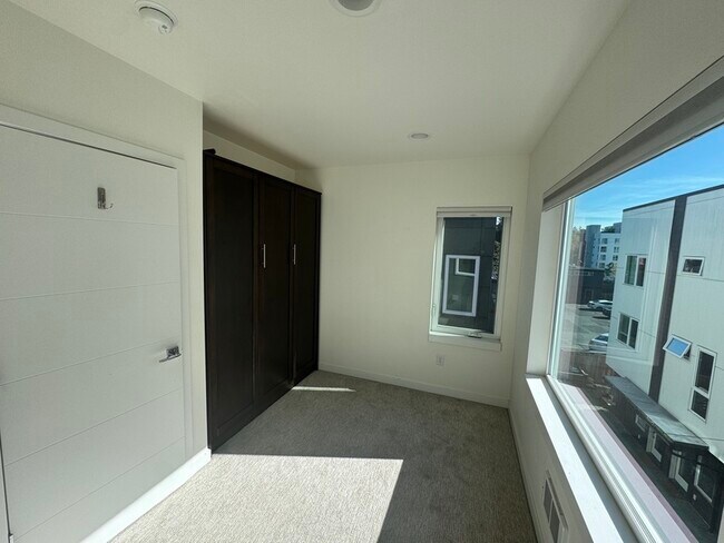 3737 S Dawson St Seattle, WA 98118 photo 3