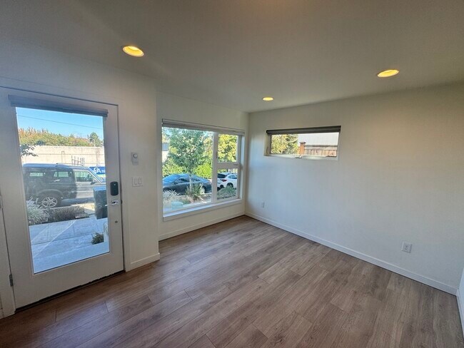 3737 S Dawson St Seattle, WA 98118 photo 5