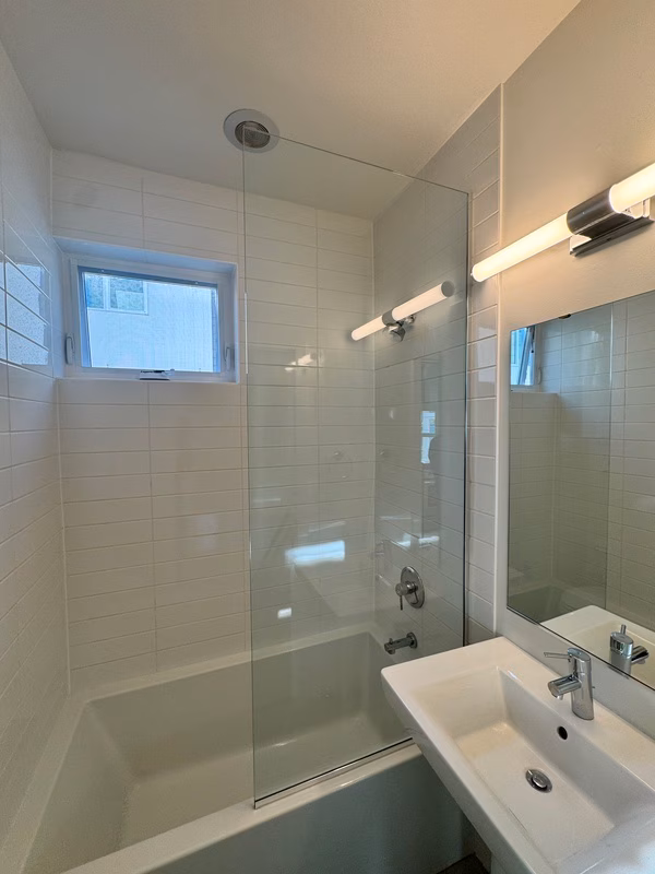 3737 S Dawson St Seattle, WA 98118 photo 2