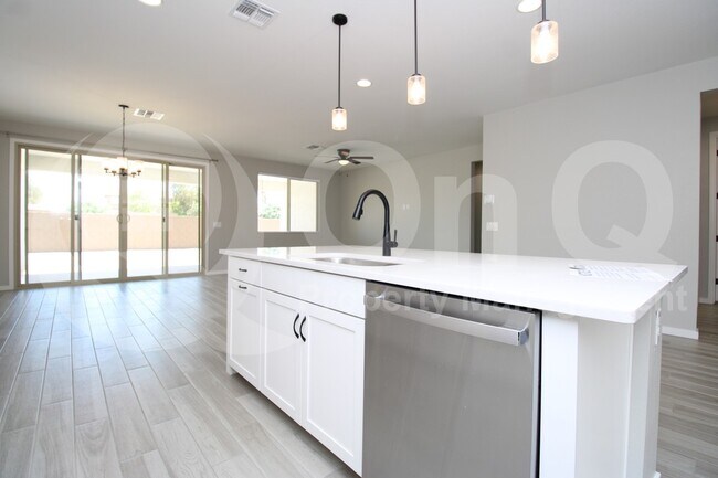 40307 West Michaels Drive, Maricopa, AZ 85138 photo 4