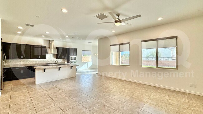 3305 E Cashman Dr Phoenix, AZ 85050 photo 3