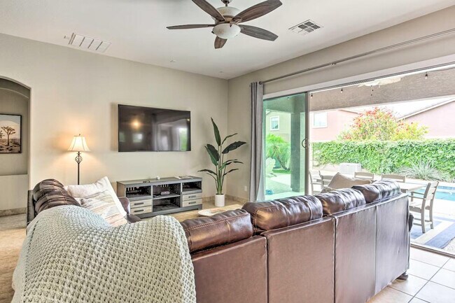 3219 W Languid Ln Phoenix, AZ 85086 photo 2