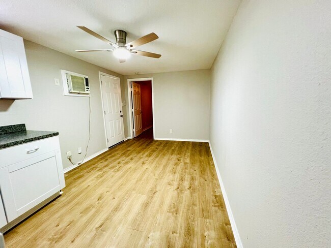 123 Harwood Dr San Antonio, TX 78213 photo 4