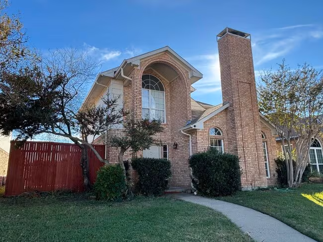 2108 Arbor Creek Dr Carrollton, TX 75010 photo 2